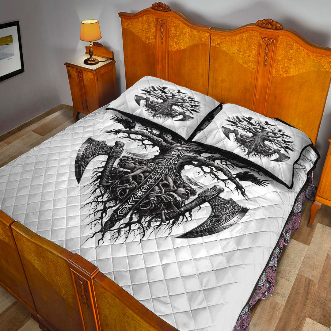 Quilt - Yggdrasil,Skull and Raven Quilt