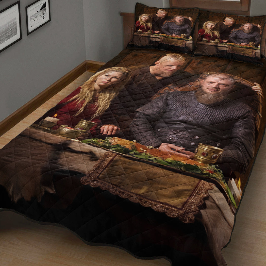 Personal Portrait In The Picture Family of Three Quilt Bed Set