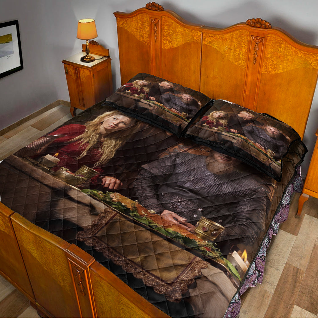 Personal Portrait In The Picture Family of Three Quilt Bed Set